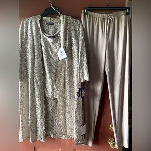 NWT champagne lace sparkly 3 piece outfit - size 14